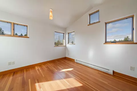 Bedroom - 18947 NW Squirreltail Loop, Bend, OR 97703 photo 4 of 9