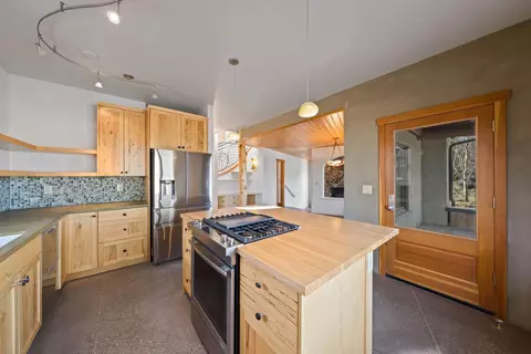 Kitchen - 18947 NW Squirreltail Loop, Bend, OR 97703 photo 3 of 3