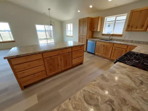 586 Minerva St, Metolius, OR 97741 photo 8