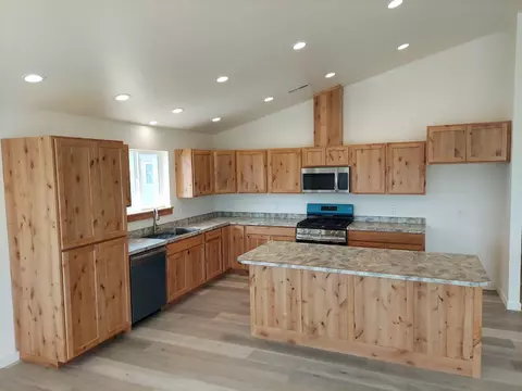 586 Minerva St, Metolius, OR 97741 photo 7