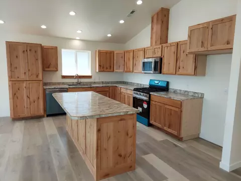 586 Minerva St, Metolius, OR 97741 photo 6