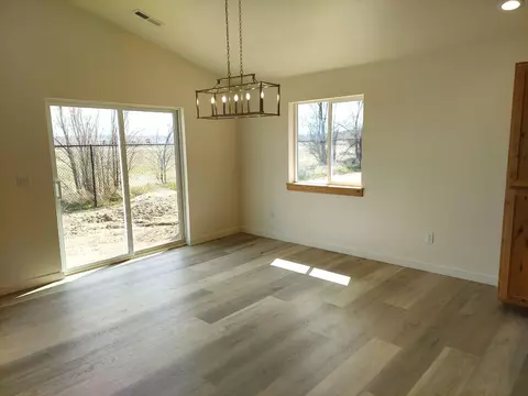586 Minerva St, Metolius, OR 97741 photo 5