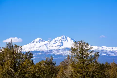 285 Scenic Ridge Ct, Redmond, OR 97756
