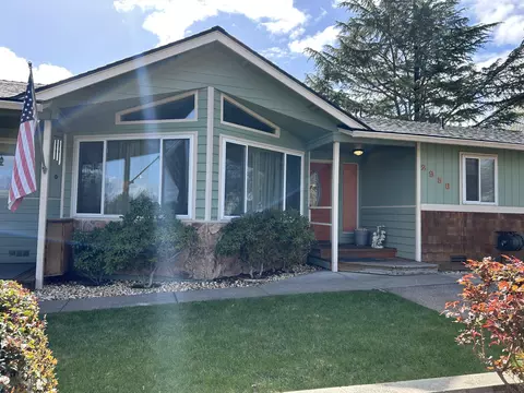 2956 Pennington Drive Dr, Medford, OR 97504