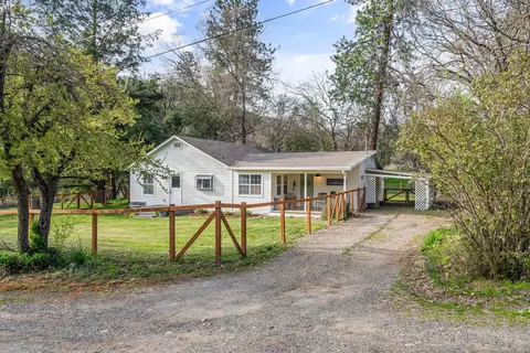 642 Upper River Rd, Gold Hill, OR 97525