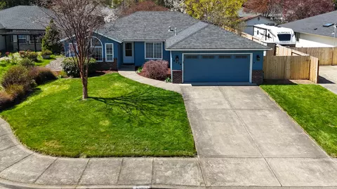 2236 Martin Dr, Medford, OR 97501