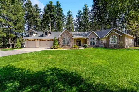 232 Riessen Rd, Grants Pass, OR 97526
