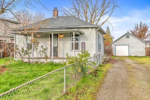 412 Laurel St, Medford, OR 97501