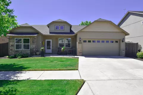 2344 NW Glen Oak Ave, Redmond, OR 97756