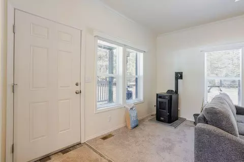 52745 Rainbow Dr, La Pine, OR 97739 photo 3