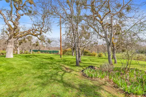 349 Capri Dr, Eagle Point, OR 97524 photo 8