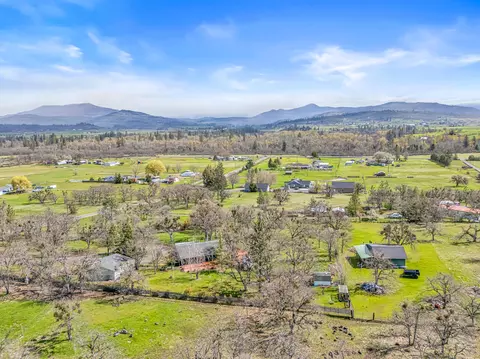 349 Capri Dr, Eagle Point, OR 97524 photo 49