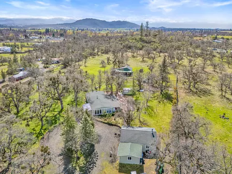 349 Capri Dr, Eagle Point, OR 97524