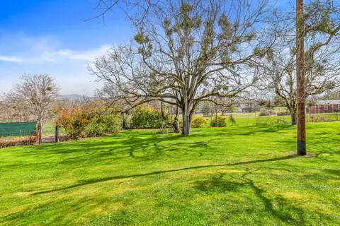 349 Capri Dr, Eagle Point, OR 97524 photo 7