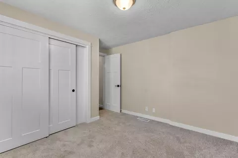 Bedroom - 62946 Nasu Park Loop, Bend, OR 97701 photo 3 of 4