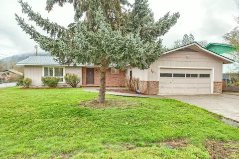 101 Jason Way, Grants Pass, OR 97527
