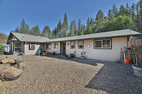 231 Fielder Creek Rd, Rogue River, OR 97537