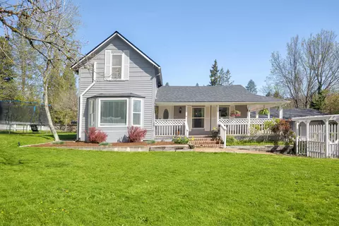 1268 NW B St, Grants Pass, OR 97526