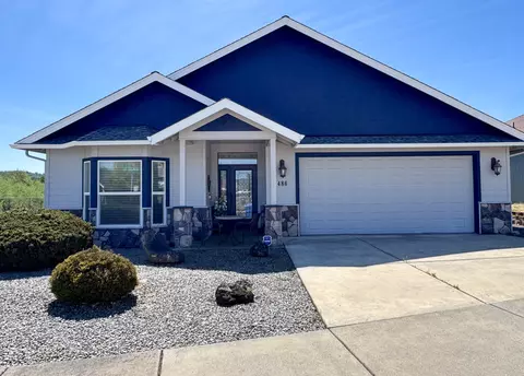 486 N Deanjou Ave, Eagle Point, OR 97524