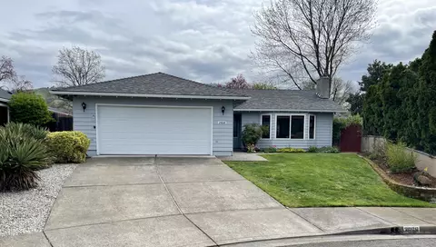2868 Bailey Ave, Medford, OR 97504