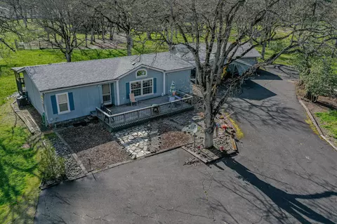 11433 Michael Rd, Central Point, OR 97502 photo 2