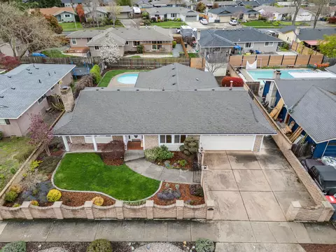 2962 El Dorado Dr, Medford, OR 97504