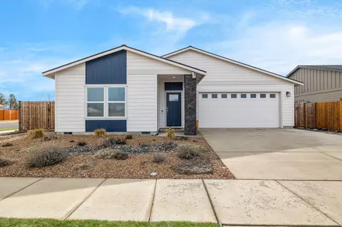4902 SW Zenith Ave, Redmond, OR 97756