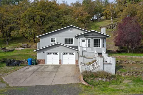344 Rene Dr, Shady Cove, OR 97539