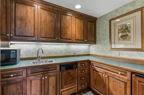 Kitchen - 61704 Broken Top Dr, Bend, OR 97702 photo 2 of 3