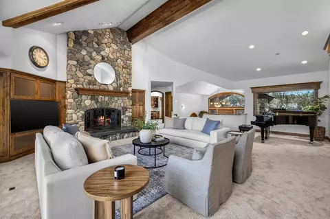 Living - 61704 Broken Top Dr, Bend, OR 97702 photo 4 of 8