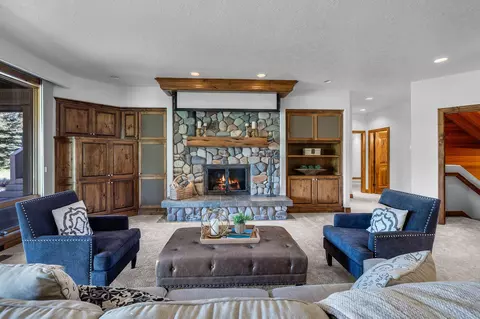 Living - 61704 Broken Top Dr, Bend, OR 97702 photo 7 of 8