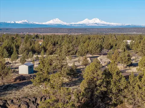 6280 NW 60th St, Redmond, OR 97756