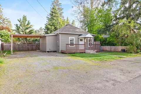 507 W 5th St, Phoenix, OR 97535 photo 6