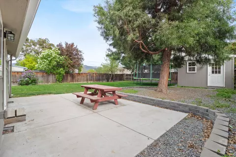 507 W 5th St, Phoenix, OR 97535 photo 4