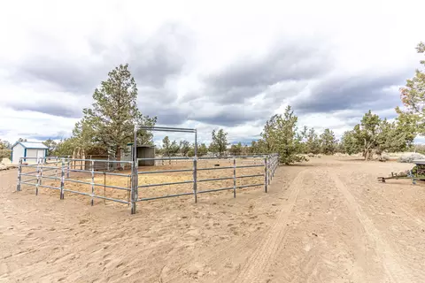 Exterior - 9707 SW Willard Rd, Bend, OR 97701 photo 23 of 25
