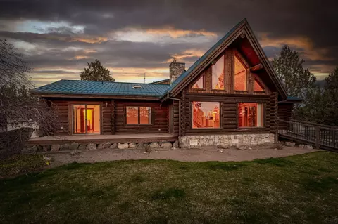 9707 SW Willard Rd, Bend, OR 97701