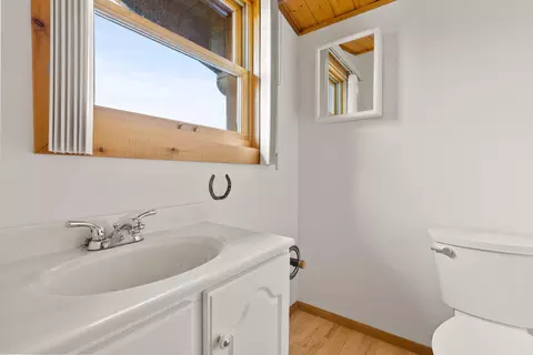 Bath - 9707 SW Willard Rd, Bend, OR 97701 photo 7 of 8