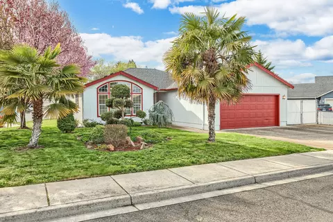 1225 Rochelle Ct, Central Point, OR 97502