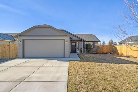 2393 NE 3rd St, Redmond, OR 97756