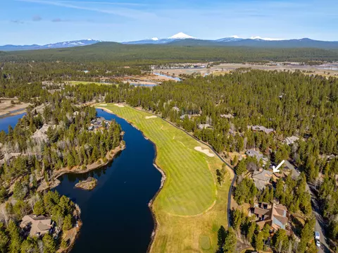 View/Area - 56735 Nest Pine Dr, Bend, OR 97707 photo 4 of 8