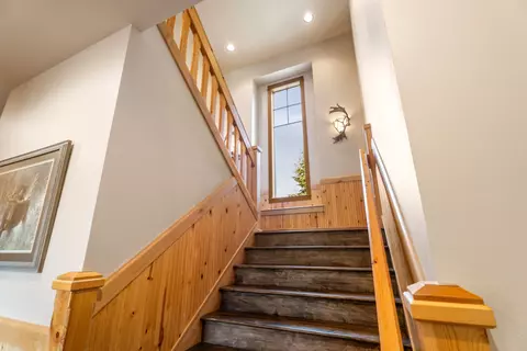 Entry Way - 56735 Nest Pine Dr, Bend, OR 97707 photo 3 of 5