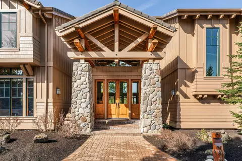 Exterior - 56735 Nest Pine Dr, Bend, OR 97707 photo 10 of 13