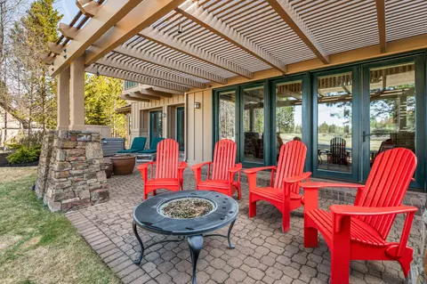 Exterior - 56735 Nest Pine Dr, Bend, OR 97707 photo 11 of 13