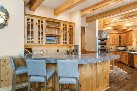 Kitchen - 56735 Nest Pine Dr, Bend, OR 97707 photo 5 of 6