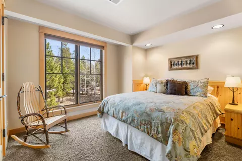 Bedroom - 56735 Nest Pine Dr, Bend, OR 97707 photo 4 of 6