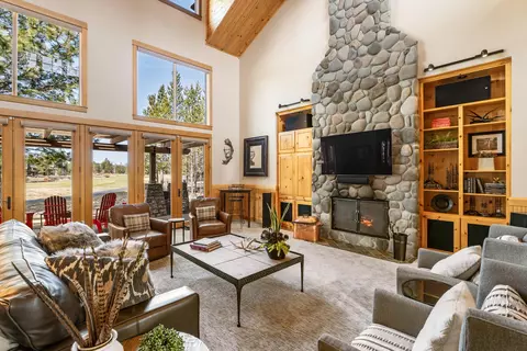 Living - 56735 Nest Pine Dr, Bend, OR 97707 photo 2 of 6