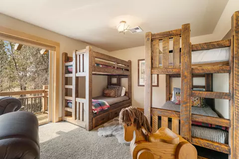 Bedroom - 56735 Nest Pine Dr, Bend, OR 97707 photo 6 of 6
