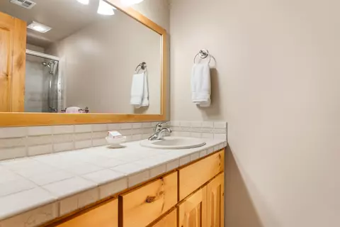 Bath - 56735 Nest Pine Dr, Bend, OR 97707 photo 10 of 10