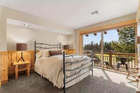 Bedroom - 56735 Nest Pine Dr, Bend, OR 97707 photo 5 of 6
