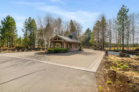 View/Area - 56735 Nest Pine Dr, Bend, OR 97707 photo 6 of 8